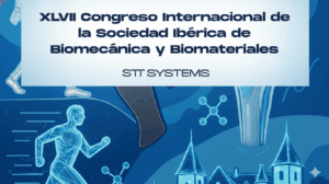 Cartel del XLVII Congreso Internacional de la Sociedad Ibérica de Biomecánica y Biomateriales, organizado por STT SYSTEMS. La parte inferior de la imagen muestra un fondo azul corporativo con gráficos estilizados de un esqueleto, una figura humana corriendo con líneas de movimiento, una estructura molecular, edificios y una rodilla. La parte superior tiene un recuadro blanco que contiene el título del congreso y el nombre del organizador en tipografía oscura.